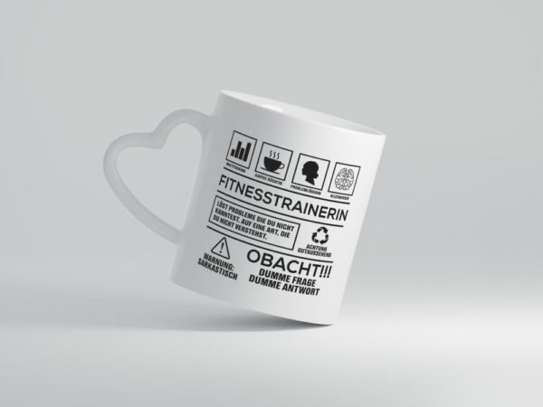 Achtung Probleme Fitnesstrainerin | Trainerin | Sport - Herzhenkel Tasse - Kaffeetasse / Geschenk / Familie