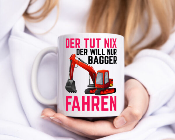 Der tut nix | Bagger fahren | Bauarbeiter | Baustelle - Tasse Weiss - Kaffeetasse / Geschenk / Familie