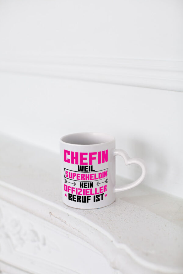 Superheldin Chefin | Führungskraft | Vorgesetzte - Herzhenkel Tasse - Kaffeetasse / Geschenk / Familie