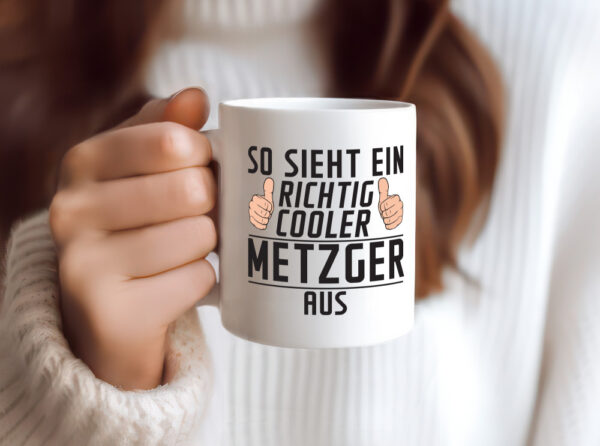 Richtig Cooler Metzger | Fleischer | Metzgerei - Tasse Weiss - Kaffeetasse / Geschenk / Familie