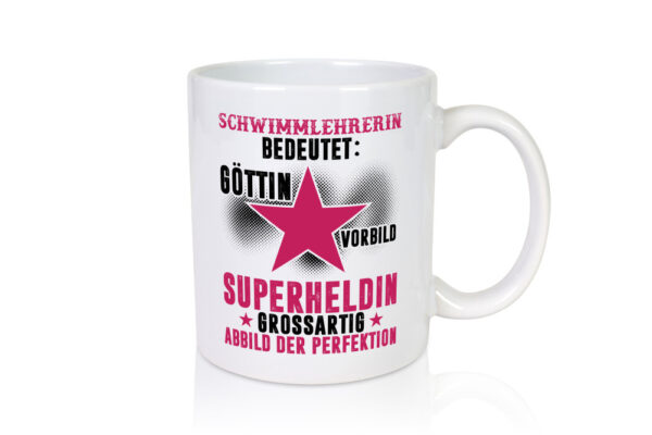 Bedeutung von Schwimmlehrerin | schwimmen | Lehrer | Sport - Tasse Weiss - Kaffeetasse / Geschenk / Familie