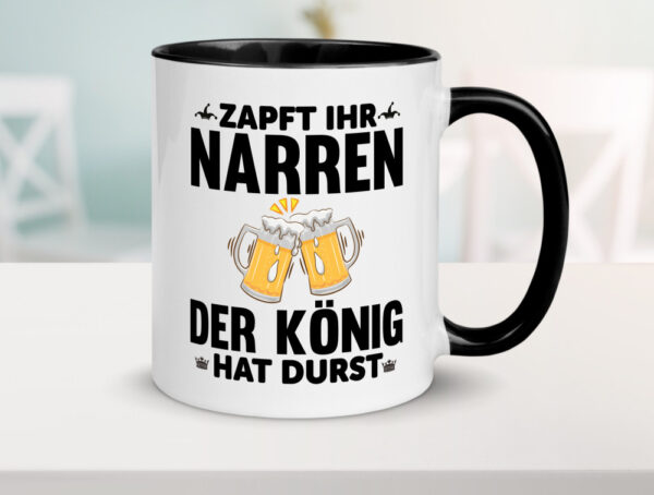 König hat Durst | Bier Spruch | Narren | Trinkspruch Farbige Tasse - Kaffeetasse / Geschenk / Familie