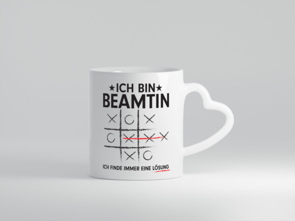 Lösung Finden: Beamtin | Verbeamtung | Dienst - Herzhenkel Tasse - Kaffeetasse / Geschenk / Familie