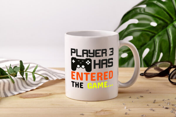Player 3 | Schwangerschaft Tasse | Nachwuchs | Eltern - Tasse Weiss - Kaffeetasse / Geschenk / Familie