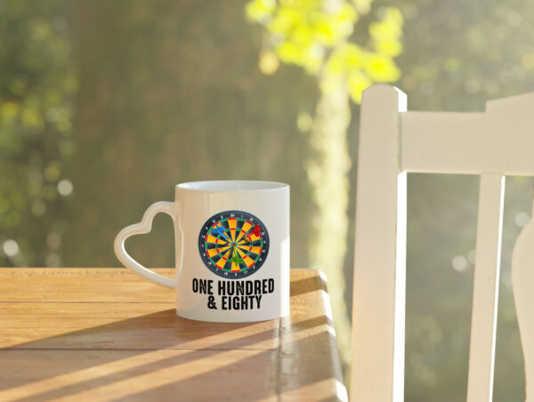 Dart | Dart Spieler | Dart Pfeil - Herzhenkel Tasse - Kaffeetasse / Geschenk / Familie