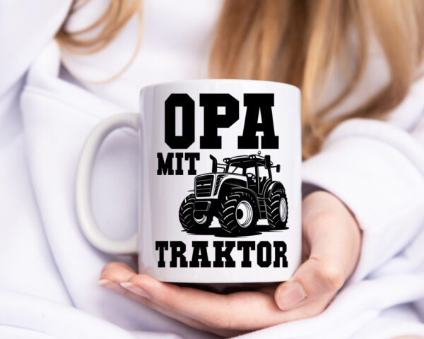 Opa mit Traktor | Opa | Traktor - Tasse Weiss - Kaffeetasse / Geschenk / Familie