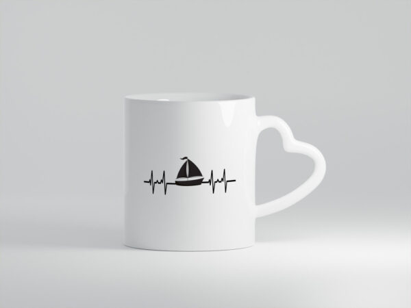 Segelboot Herzschlag | Motiv Segler | segeln | Boot - Herzhenkel Tasse - Kaffeetasse / Geschenk / Familie