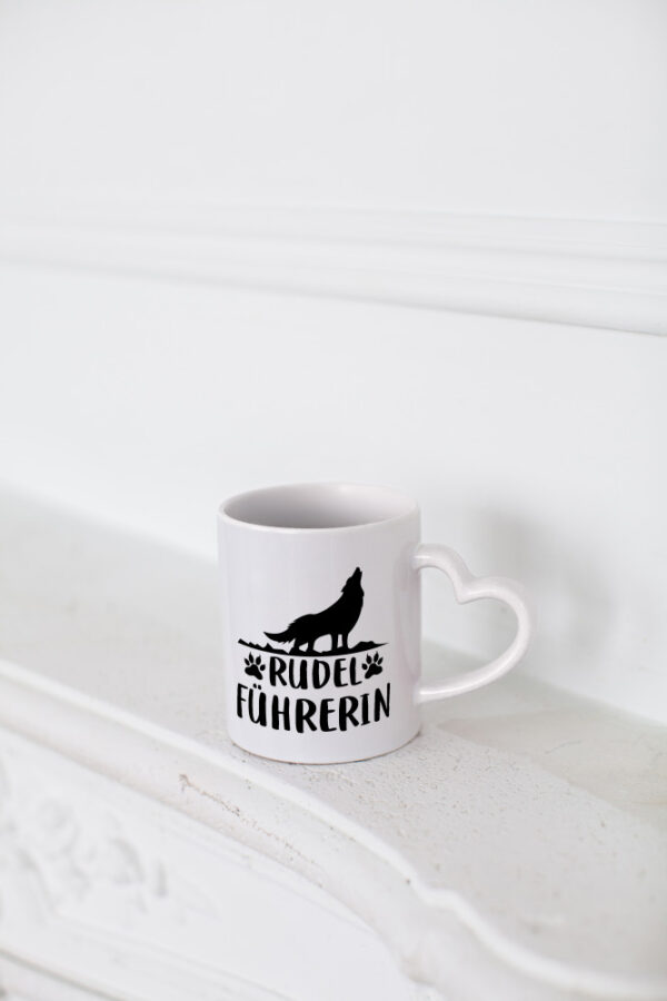 Rudelführerin | Frauen Tasse | Hundebesitzerin | Hund - Herzhenkel Tasse - Kaffeetasse / Geschenk / Familie