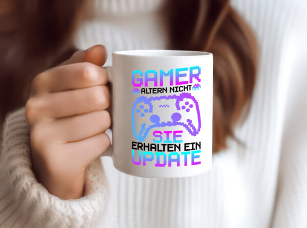 Gamer Altern nicht sie Updaten | Zocker - Tasse Weiss - Kaffeetasse / Geschenk / Familie