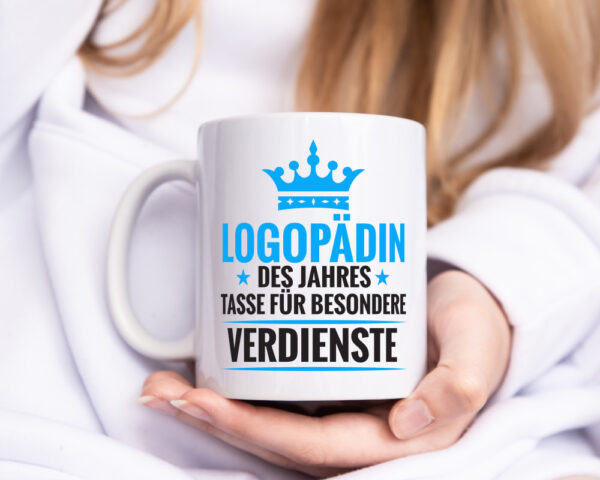 Besonderer Verdienst: Logopädin | Sprachtherapie - Tasse Weiss - Kaffeetasse / Geschenk / Familie