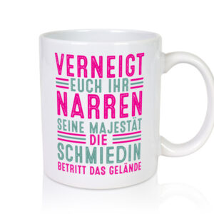 Verneigt euch: Schmiedin | Schmied | Beruf Schmiederei - Tasse Weiss - Kaffeetasse / Geschenk / Familie