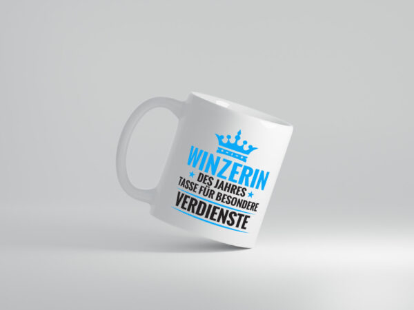 Besonderer Verdienst: Winzerin | Weinbauer | Wein - Tasse Weiss - Kaffeetasse / Geschenk / Familie