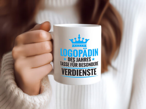 Besonderer Verdienst: Logopädin | Sprachtherapie - Tasse Weiss - Kaffeetasse / Geschenk / Familie