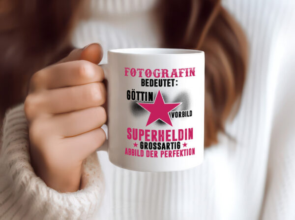 Bedeutung von Fotografin | Fotografie | Kamera - Tasse Weiss - Kaffeetasse / Geschenk / Familie