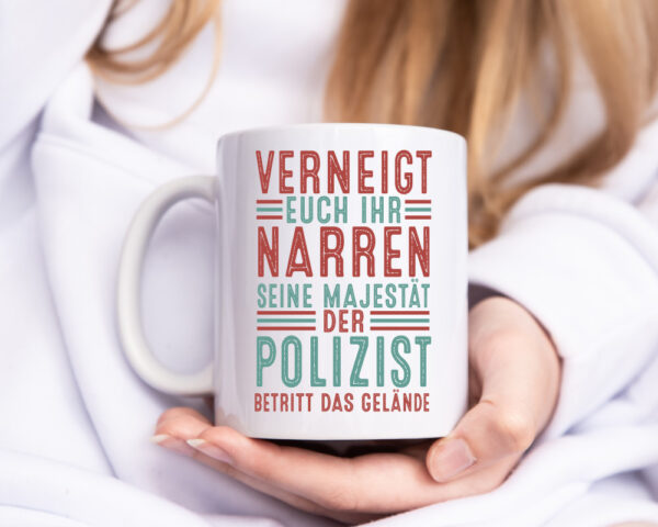 Verneigt euch: Polizist | Polizei - Tasse Weiss - Kaffeetasse / Geschenk / Familie