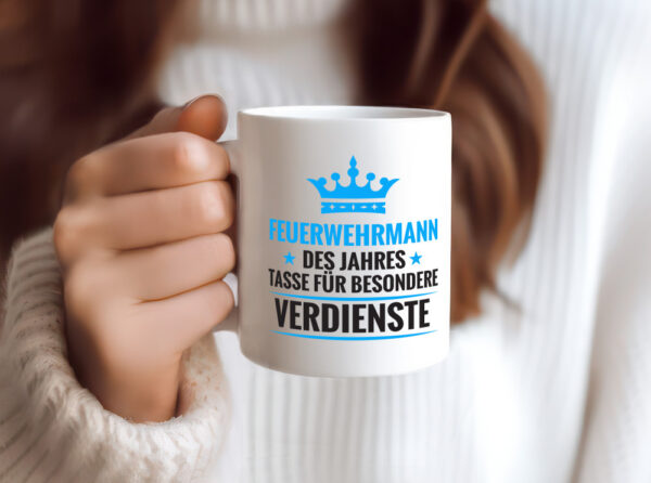 Besonderer Verdienst: Feuerwehrmann | Feuerwehr - Tasse Weiss - Kaffeetasse / Geschenk / Familie