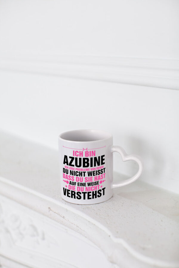 Löse Probleme: Azubine | Ausbildung | Lehre | Lehrling - Herzhenkel Tasse - Kaffeetasse / Geschenk / Familie