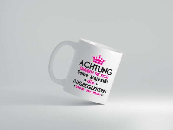 Seine Majestät Flugbegleiterin | Stewardess | Flughafen - Tasse Weiss - Kaffeetasse / Geschenk / Familie