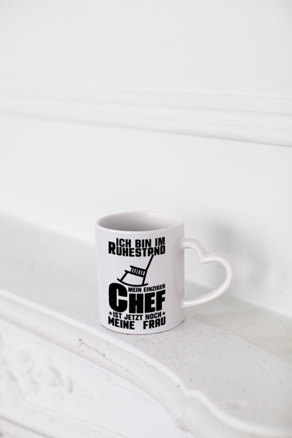 Ich bin im Ruhestand - Herzhenkel Tasse - Kaffeetasse / Geschenk / Familie