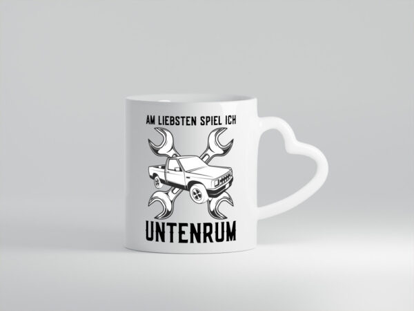 Spiele am liebsten untenrum | Werkstatt | Mechaniker | Tunen - Herzhenkel Tasse - Kaffeetasse / Geschenk / Familie