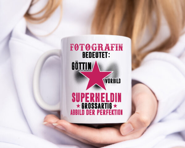 Bedeutung von Fotografin | Fotografie | Kamera - Tasse Weiss - Kaffeetasse / Geschenk / Familie