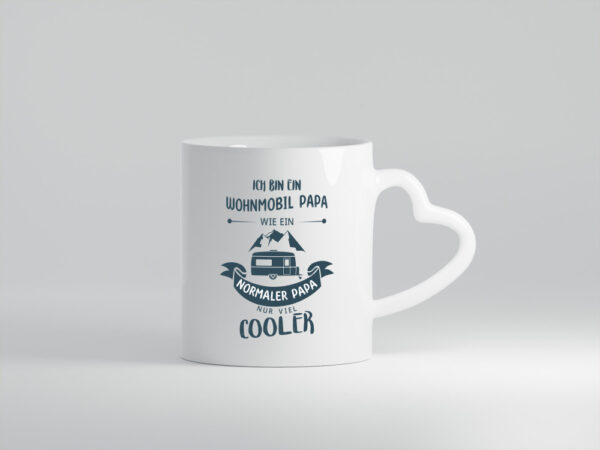 Wohnmobil Papa | Cooler Papa | Natur | Camping - Herzhenkel Tasse - Kaffeetasse / Geschenk / Familie