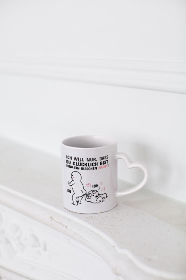 Nur ein bisschen nackt - Herzhenkel Tasse - Kaffeetasse / Geschenk / Familie