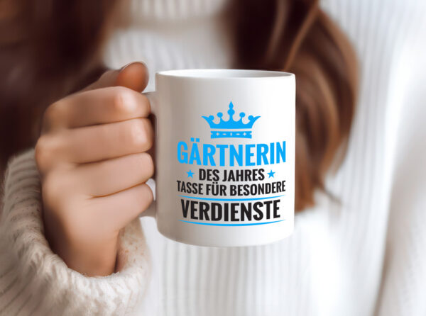 Besonderer Verdienst: Gärtnerin | Gartenbau - Tasse Weiss - Kaffeetasse / Geschenk / Familie
