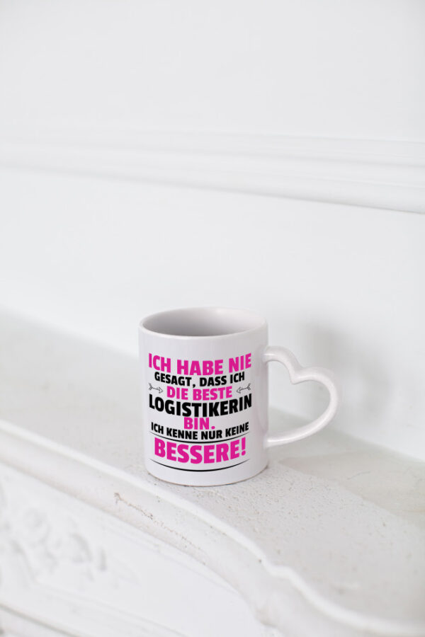 Die Beste Logistikerin | Logistik - Herzhenkel Tasse - Kaffeetasse / Geschenk / Familie