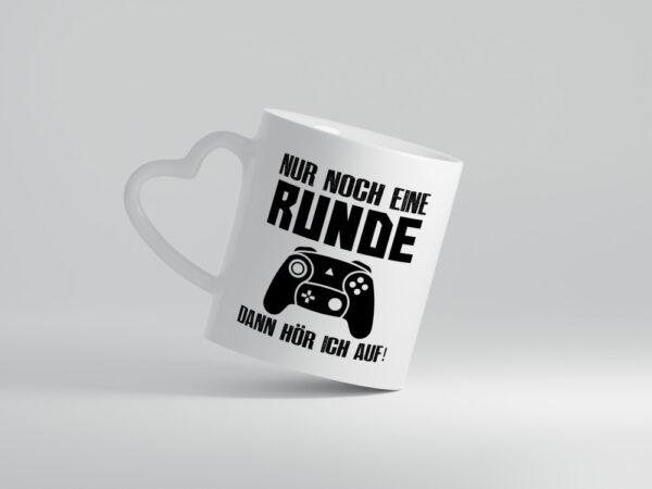 Nur noch eine Runde | Gamer Tasse | Zocken | Controller - Herzhenkel Tasse - Kaffeetasse / Geschenk / Familie