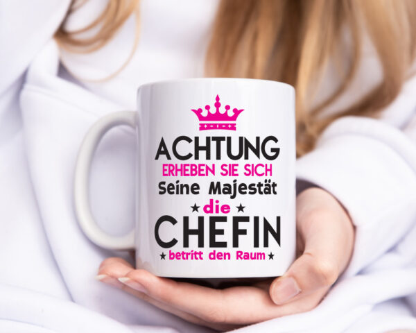 Seine Majestät Chefin | Führungskraft | Vorgesetzte - Tasse Weiss - Kaffeetasse / Geschenk / Familie