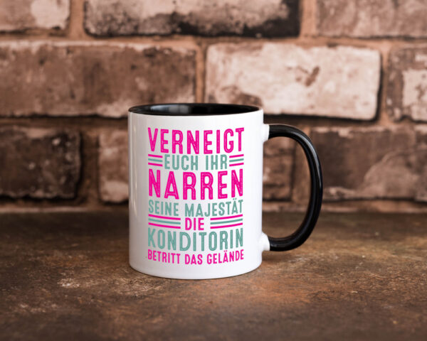 Verneigt euch: Konditorin | Konditorei Farbige Tasse - Kaffeetasse / Geschenk / Familie