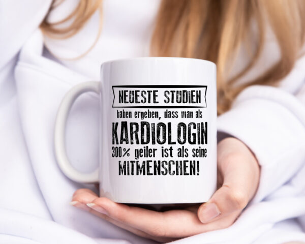 Neuste Studien: Kardiologin | Kardiologie - Tasse Weiss - Kaffeetasse / Geschenk / Familie