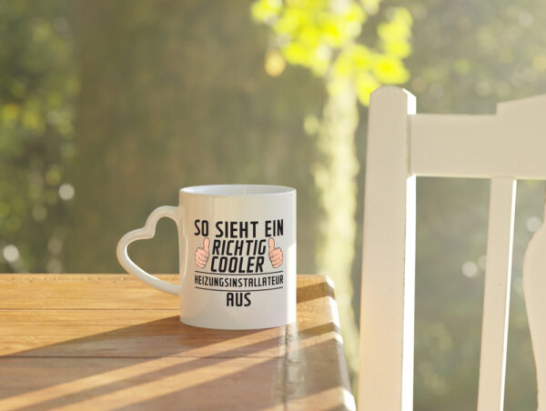 Richtig Cooler Heizungsinstallateur | Heizungsbauer - Herzhenkel Tasse - Kaffeetasse / Geschenk / Familie