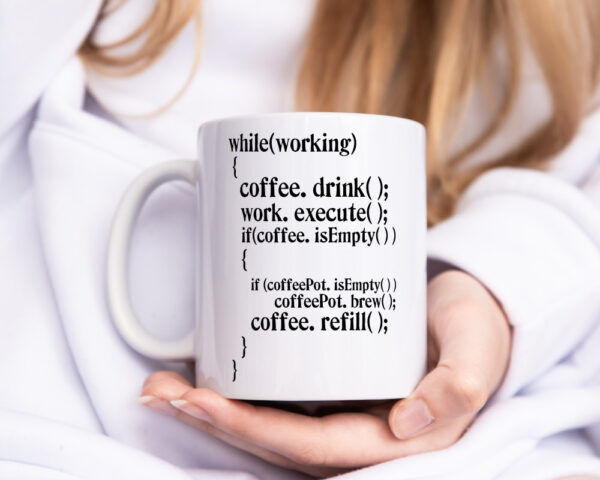 Code Kaffeetrinken | Informatiker | Programmierer | Nerd - Tasse Weiss - Kaffeetasse / Geschenk / Familie