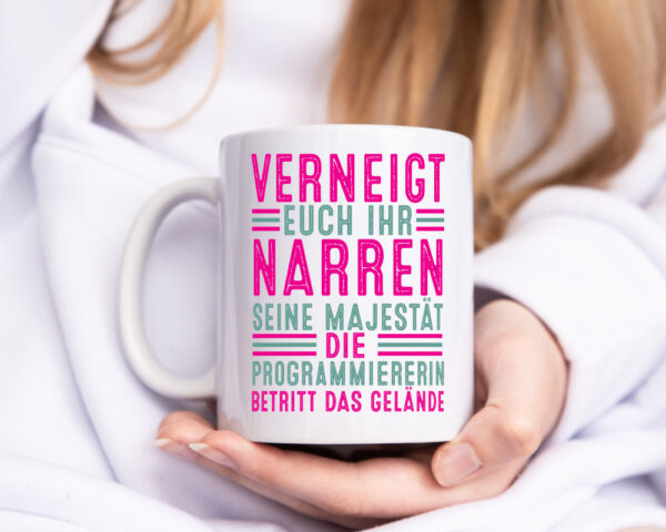 Verneigt euch: Programmiererin | Software Entwickler - Tasse Weiss - Kaffeetasse / Geschenk / Familie