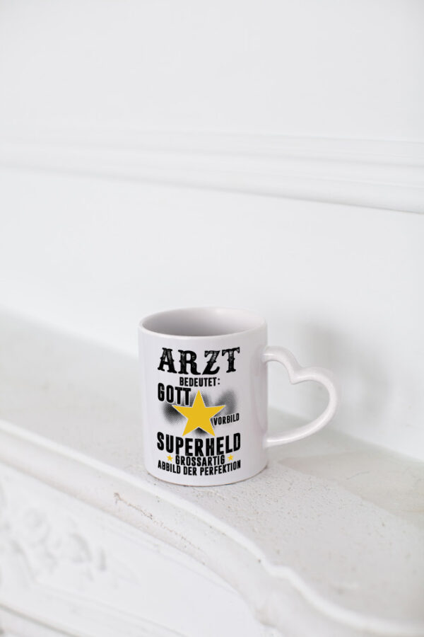Bedeutung von Arzt | Medizin | Doktor | Facharzt - Herzhenkel Tasse - Kaffeetasse / Geschenk / Familie