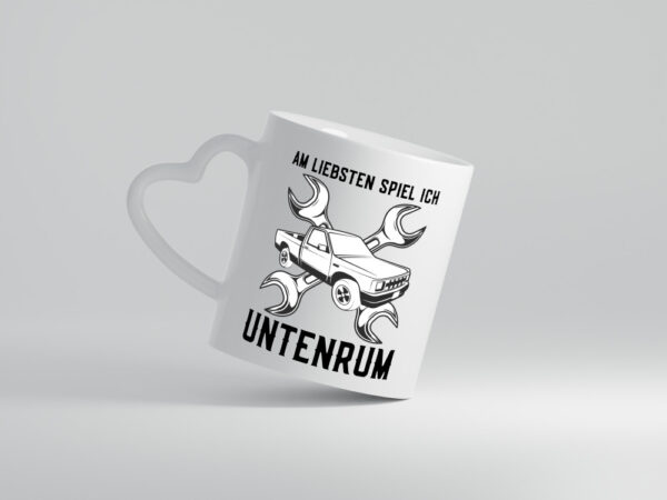 Spiele am liebsten untenrum | Werkstatt | Mechaniker | Tunen - Herzhenkel Tasse - Kaffeetasse / Geschenk / Familie