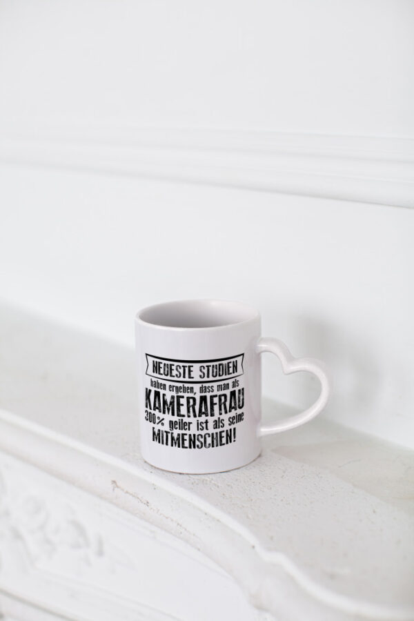 Neuste Studien: Kamerafrau | Kamera - Herzhenkel Tasse - Kaffeetasse / Geschenk / Familie