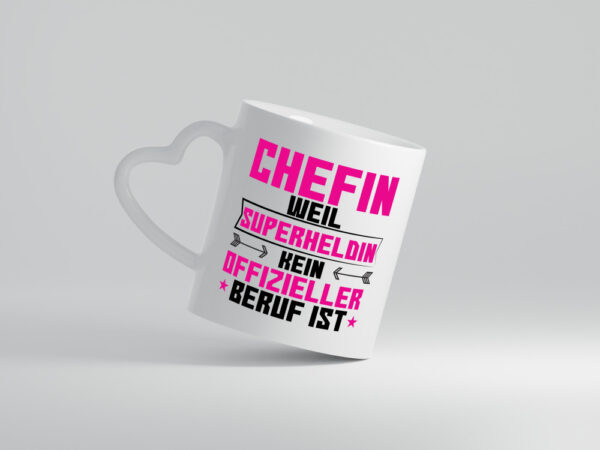 Superheldin Chefin | Führungskraft | Vorgesetzte - Herzhenkel Tasse - Kaffeetasse / Geschenk / Familie