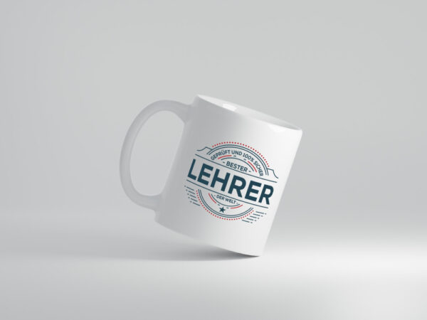 Geprüft und sicher: Lehrer | Schule Beruf | Schüler - Tasse Weiss - Kaffeetasse / Geschenk / Familie
