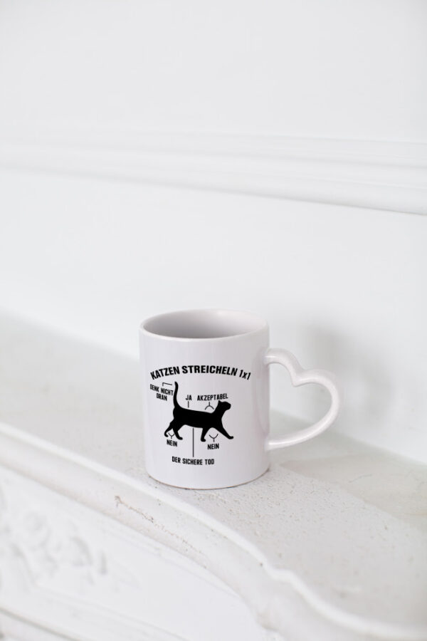 Katzen streicheln 1x1 | Katzenliebhaber | Lustige Katze - Herzhenkel Tasse - Kaffeetasse / Geschenk / Familie