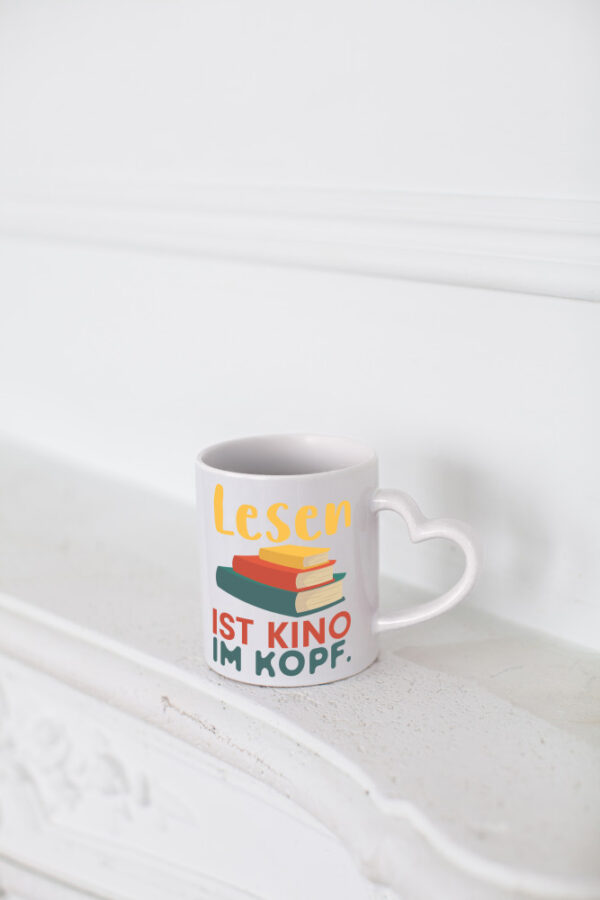 Buch Spruch | Lesen Tasse | Bücherwurm | Kopfkino - Herzhenkel Tasse - Kaffeetasse / Geschenk / Familie