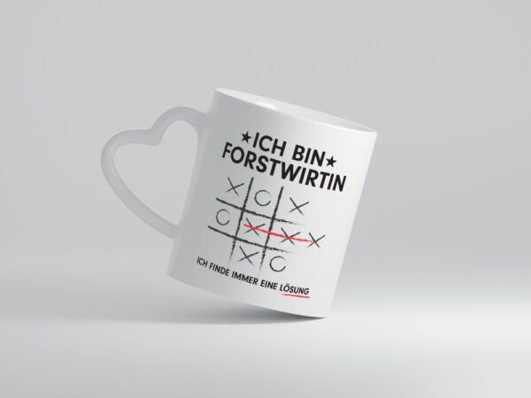 Lösung Finden: Forstwirtin | Forst Wirtin - Herzhenkel Tasse - Kaffeetasse / Geschenk / Familie