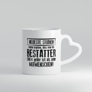 Neuste Studien: Bestatter | Bestattung | Totengräber - Herzhenkel Tasse - Kaffeetasse / Geschenk / Familie