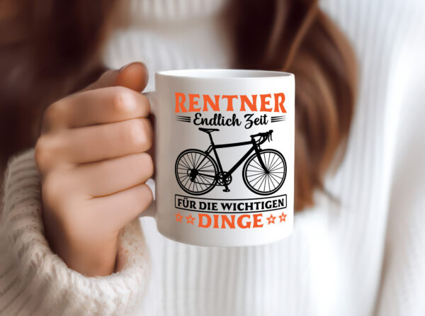 Rentner | Zeit für wichtige Dinge | Fahrrad - Tasse Weiss - Kaffeetasse / Geschenk / Familie