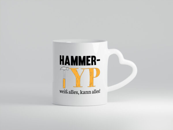 Hammer Typ | Kann alles | weiß alles | Papa ist der beste - Herzhenkel Tasse - Kaffeetasse / Geschenk / Familie
