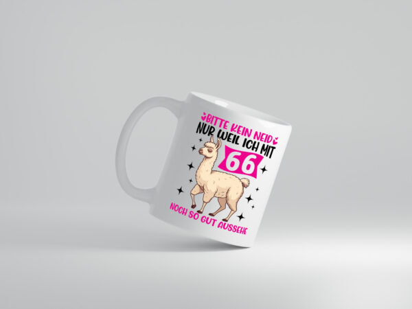 66. Geburtstag | 66 Jahre | Lama | gut aussehen - Tasse Weiss - Kaffeetasse / Geschenk / Familie