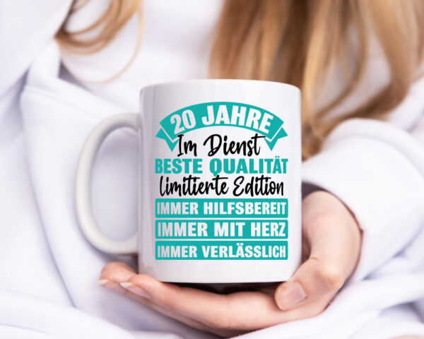 20 Jahre im Dienst | Jubiläum | Arbeit - Tasse Weiss - Kaffeetasse / Geschenk / Familie