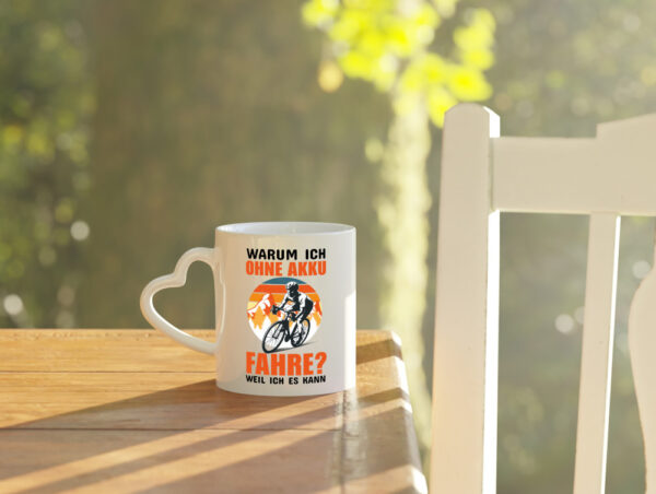 Ich fahre ohne Akku - Herzhenkel Tasse - Kaffeetasse / Geschenk / Familie